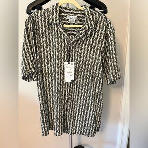 Brand new Zara men’s size XL Black and Cream Leaf Print Shirt